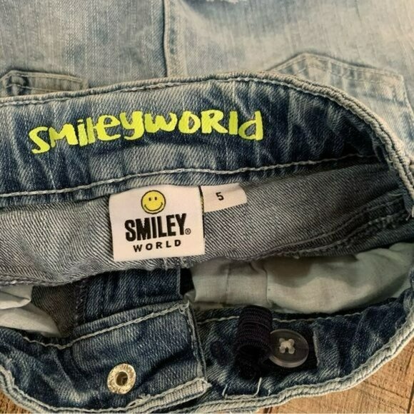 Smiley world girls size 5 denim skirt with neon pink smiley face - Picture 2 of 4